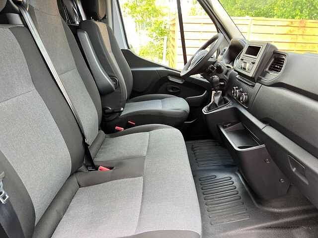 Nissan Interstar AHK KLIMA USB Tempomat