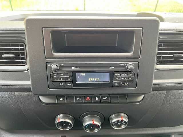 Nissan Interstar AHK KLIMA USB Tempomat