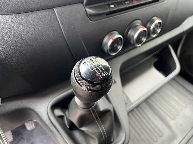 Nissan Interstar AHK KLIMA USB Tempomat