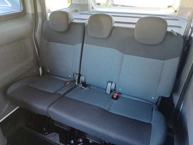 Nissan e-NV200 NISSAN e-NV200 (ME1) EVALIA-Optionspaket 5 Sitze Option: Winterpaket EVALIA 5 Sitze Winterpaket