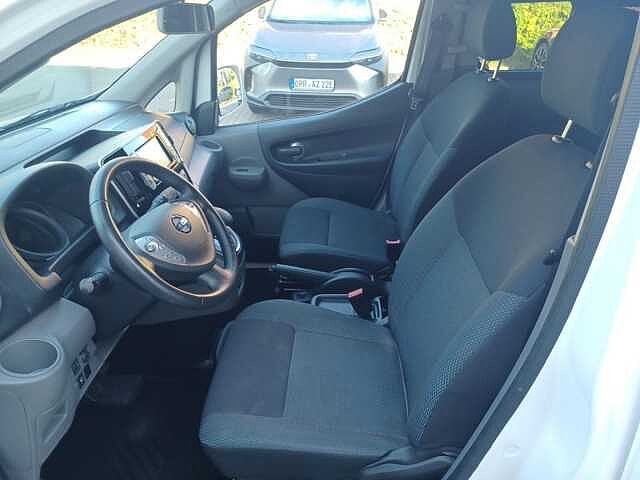 Nissan e-NV200 NISSAN e-NV200 (ME1) EVALIA-Optionspaket 5 Sitze Option: Winterpaket EVALIA 5 Sitze Winterpaket
