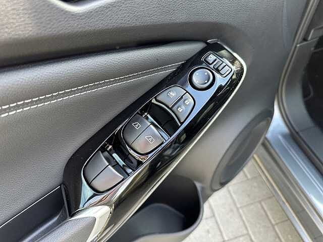 Nissan JUKE 1.6 HYBRID 143 PS 4AMT TEKNA 360&deg; Rundumsicht  Sitzheizung-vorne 19&#039;LM-Felg 19&#039;LM-Felgen
