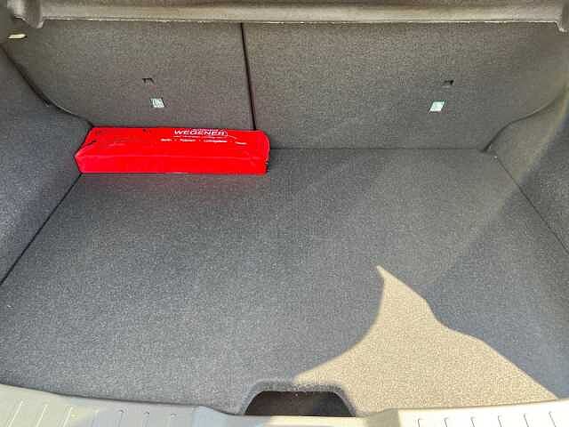 Nissan JUKE 1.6 HYBRID 143 PS 4AMT TEKNA 360&deg; Rundumsicht  Sitzheizung-vorne 19&#039;LM-Felg 19&#039;LM-Felgen