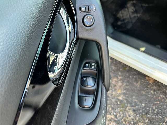 Nissan QASHQAI 1.6 DIG-T 6MT 4x2 NAVI 360&deg; PANO AHK SHZ N-CONNECTA