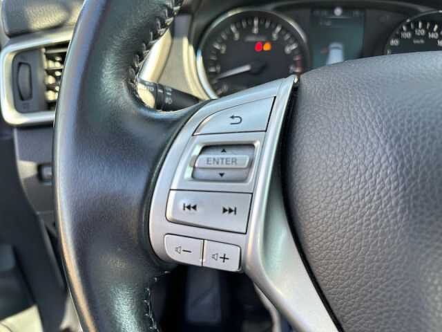 Nissan QASHQAI 1.6 DIG-T 6MT 4x2 NAVI 360&deg; PANO AHK SHZ N-CONNECTA