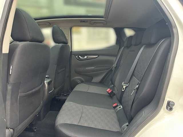 Nissan QASHQAI 1.6 DIG-T 6MT 4x2 NAVI 360&deg; PANO AHK SHZ N-CONNECTA