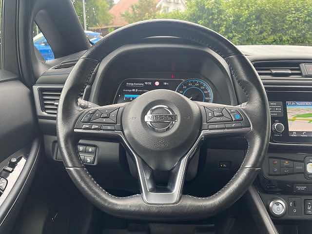 Nissan LEAF (ZE1), 40kw, Kamera, Sitzheizung, Navi, TEKNA