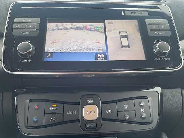 Nissan LEAF (ZE1), 40kw, Kamera, Sitzheizung, Navi, TEKNA