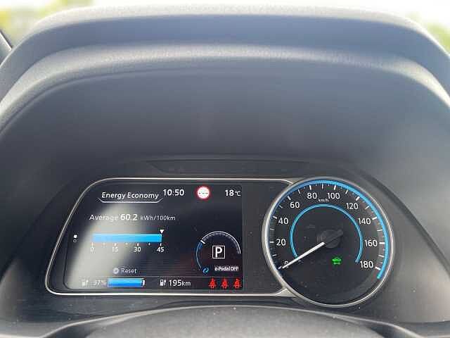 Nissan LEAF (ZE1), 40kw, Kamera, Sitzheizung, Navi, TEKNA