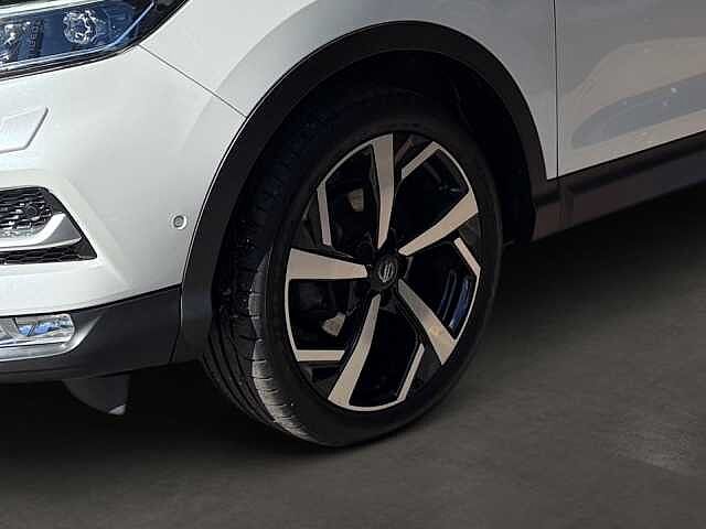 Nissan Qashqai 1.3 l DIG-T Tekna+ AT *NAVI*360&deg;*LEDER*BOSE*PANO*