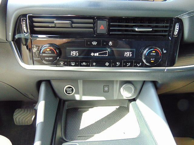 Nissan Qashqai 1.3 MHEV Tekna+ Alu 20&#039; WR auf Alu 360&deg; 20&#039;