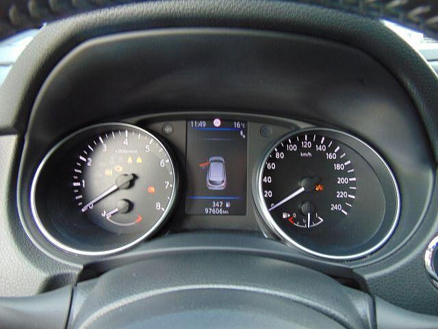 Nissan Qashqai 1.3 DIG-T 6-Gang MT Tekna Leder 360&deg; Alu