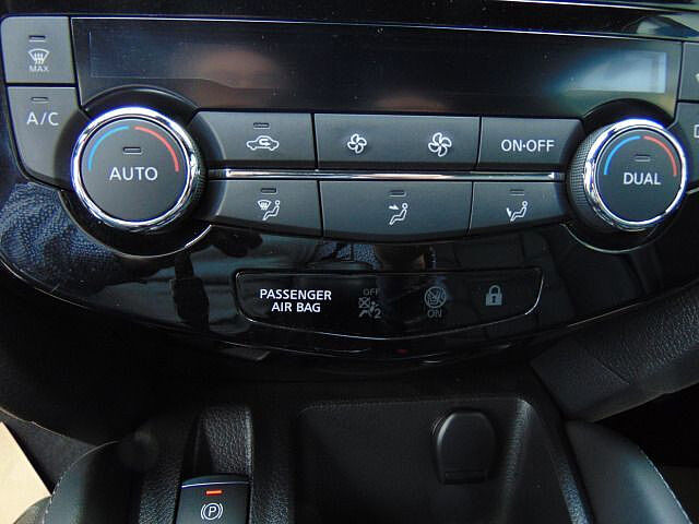 Nissan Qashqai 1.3 DIG-T 6-Gang MT Tekna Leder 360&deg; Alu