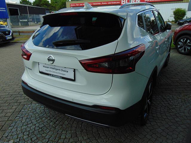 Nissan Qashqai 1.3 DIG-T 6-Gang MT Tekna Leder 360&deg; Alu