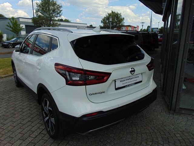 Nissan Qashqai 1.3 DIG-T 6-Gang MT Tekna Leder 360&deg; Alu