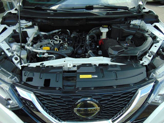 Nissan Qashqai 1.3 DIG-T 6-Gang MT Tekna Leder 360&deg; Alu