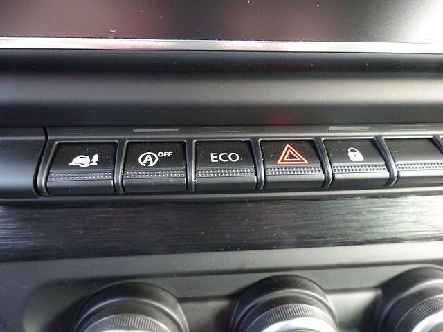 Nissan Primastar Kombi L1H1 2,8t Tekna Design 9Sitzer