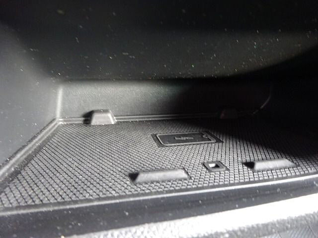 Nissan Primastar Kombi L1H1 2,8t Tekna Design 9Sitzer