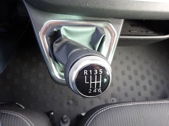 Nissan Primastar Kombi L1H1 2,8t Tekna Design 9Sitzer