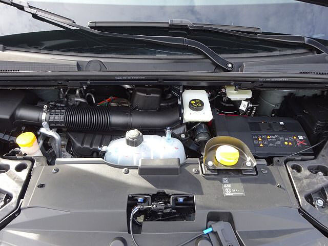 Nissan Primastar Kombi L1H1 2,8t Tekna Design 9Sitzer