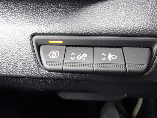 Nissan Primastar Kombi L1H1 2,8t Tekna Design 9Sitzer