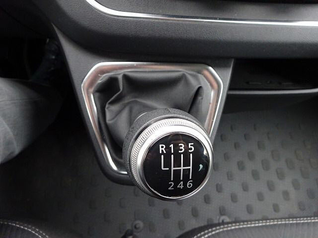 Nissan Primastar Kombi L1H1 2,8t Tekna Design 9Sitzer