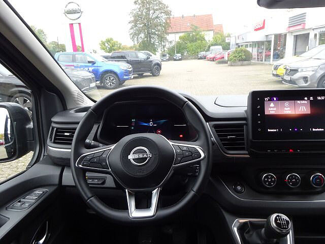 Nissan Primastar Kombi L1H1 2,8t Tekna Design 9Sitzer