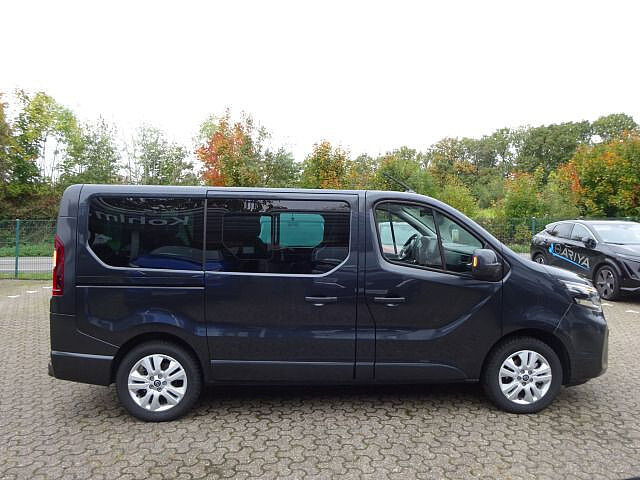 Nissan Primastar Kombi L1H1 2,8t Tekna Design 9Sitzer