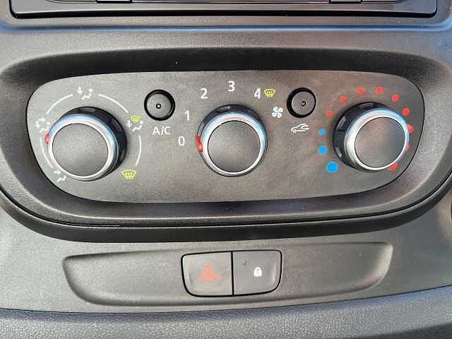 Nissan NV300 COMFORT L1H1 dci120 (*ANH&Auml;NGERKUPPLUNG*)