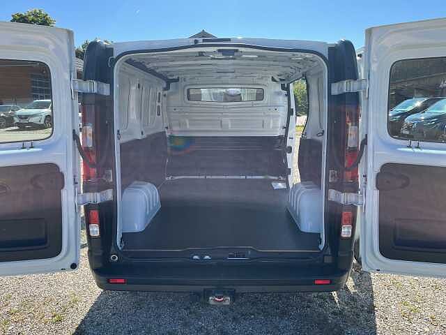 Nissan NV300 COMFORT L1H1 dci120 (*ANH&Auml;NGERKUPPLUNG*)
