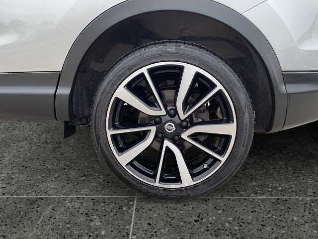 Nissan Qashqai TEKNA 1.2 DIG-T (* 360°-KAMERA * NAVI *)