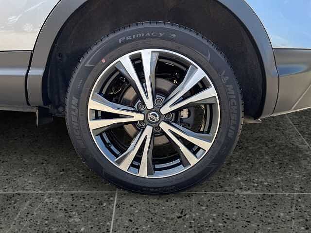 Nissan Qashqai N-WAY 1.3 DIG-T (*NAVI * PANORAMADACH*)