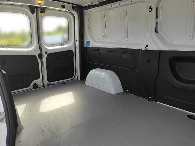 Nissan NV300 Kastenwagen 1.6l L2H1 2,9t COMFORT, R&uuml;ckfahrkamera, Tempomat Comfort