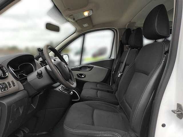 Nissan NV300 1.6l Kombi L1H1 2,7t COMFORT, Einparkhilfe, Klimaautomatik, Smartphone Doc Comfort