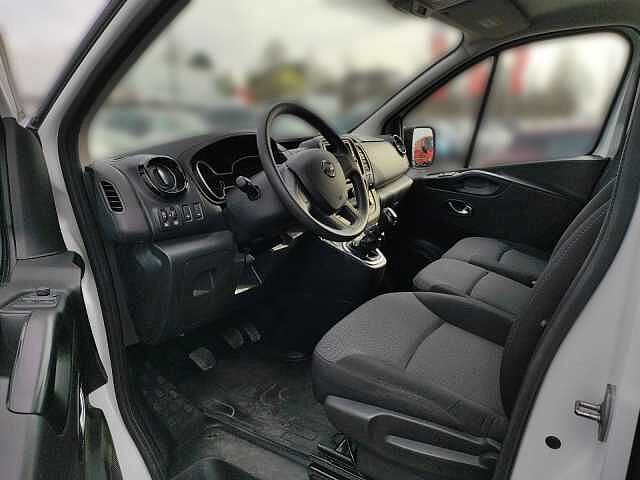 Nissan NV300 Kastenwagen L1H1 2,7t PRO 1.6l Klimaanlage, Einparkhilfe, Anh&auml;ngerkupplung Kastenwagen L1H1 2,7t PRO 1.6l Klimaanlage, Einparkhilfe, Anh&auml;ngerkupplung