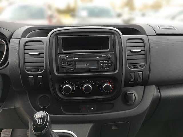 Nissan NV300 Kastenwagen L1H1 2,7t PRO 1.6l Klimaanlage, Einparkhilfe, Anh&auml;ngerkupplung Kastenwagen L1H1 2,7t PRO 1.6l Klimaanlage, Einparkhilfe, Anh&auml;ngerkupplung