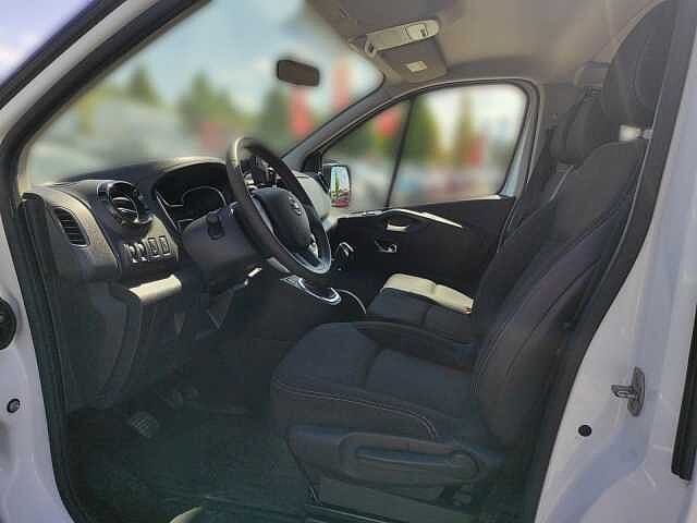 Nissan NV300 2,7t L1H1, COMFORT 9-Sitzer, Audio-System