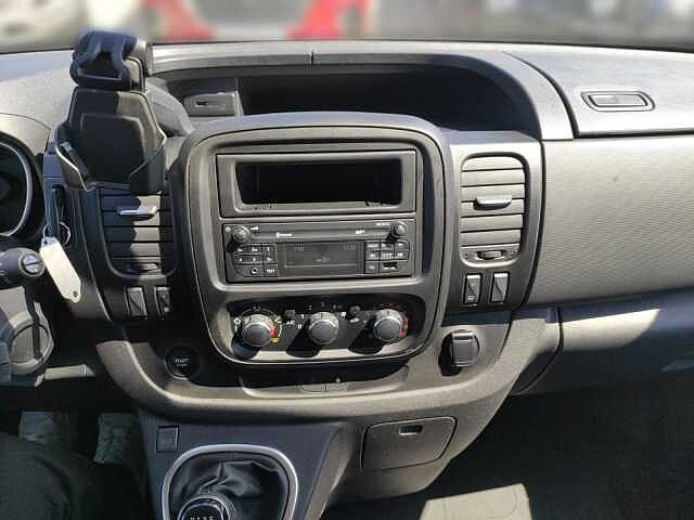 Nissan NV300 2,7t L1H1, COMFORT 9-Sitzer, Audio-System