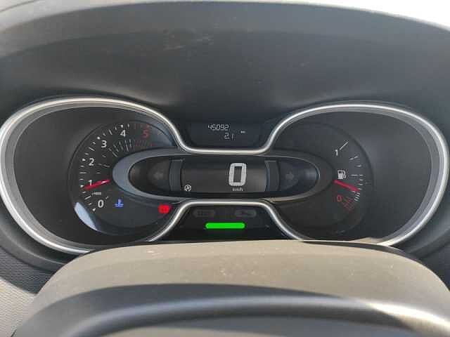 Nissan NV300 2,7t L1H1, COMFORT 9-Sitzer, Audio-System