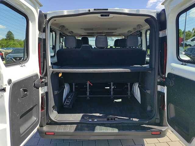 Nissan NV300 2,7t L1H1, COMFORT 9-Sitzer, Audio-System