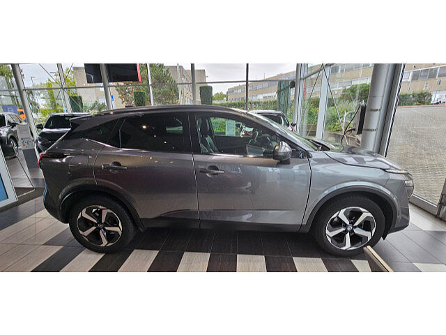 Nissan Qashqai 1.3 DIG-T Premier Limited Edition