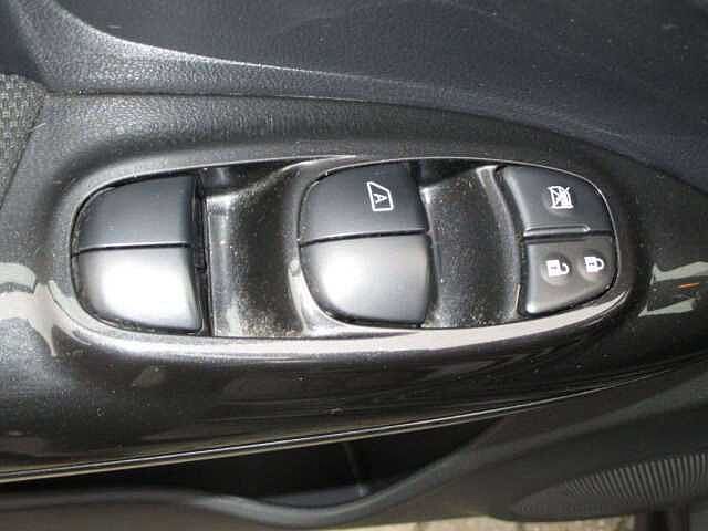 Nissan Juke 1.2 DIG-T 360 N-Connecta  Navi, 8-fach, Gar