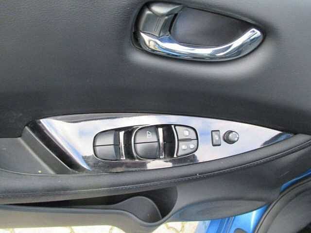 Nissan Leaf N-Connecta 40 kW/h Winterpak. 8-fach Bereif