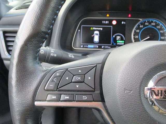 Nissan Leaf N-Connecta 40 kW/h Winterpak. 8-fach Bereif