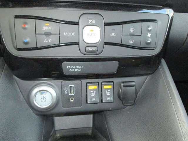 Nissan Leaf N-Connecta 40 kW/h Winterpak. 8-fach Bereif