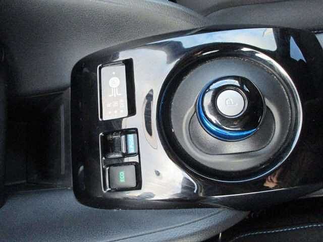 Nissan Leaf N-Connecta 40 kW/h Winterpak. 8-fach Bereif