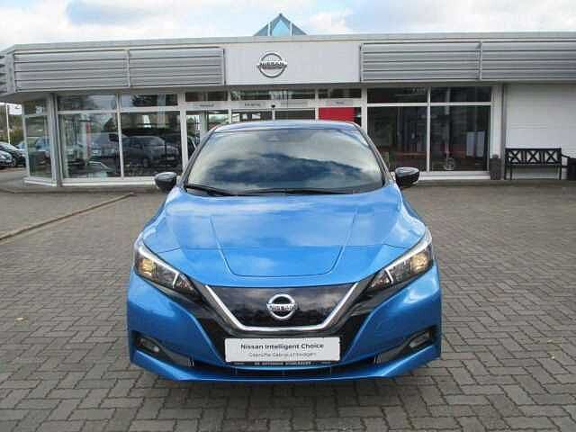 Nissan Leaf N-Connecta 40 kW/h Winterpak. 8-fach Bereif