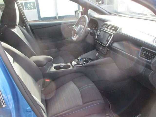 Nissan Leaf N-Connecta 40 kW/h Winterpak. 8-fach Bereif