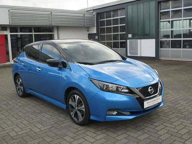 Nissan Leaf N-Connecta 40 kW/h Winterpak. 8-fach Bereif