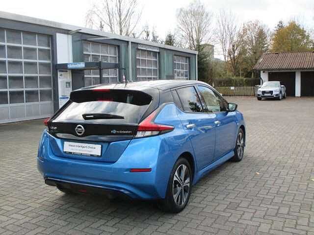 Nissan Leaf N-Connecta 40 kW/h Winterpak. 8-fach Bereif